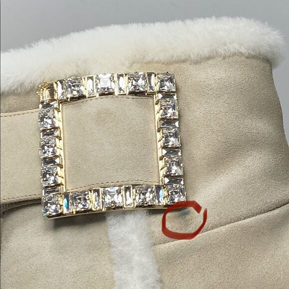 Roger Vivier Winter Viv' Strass suede and shearling ankle boots size 39 - Picture 10 of 15